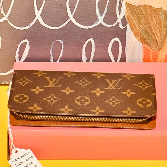 Louis Vuitton Handbags - Louis Vuitton Monogram Zipper round Mid size wallet